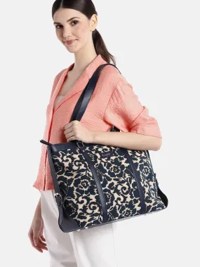 Berrylush Women Off-White & Blue Floral Printed Structured Regular Laptop Bags