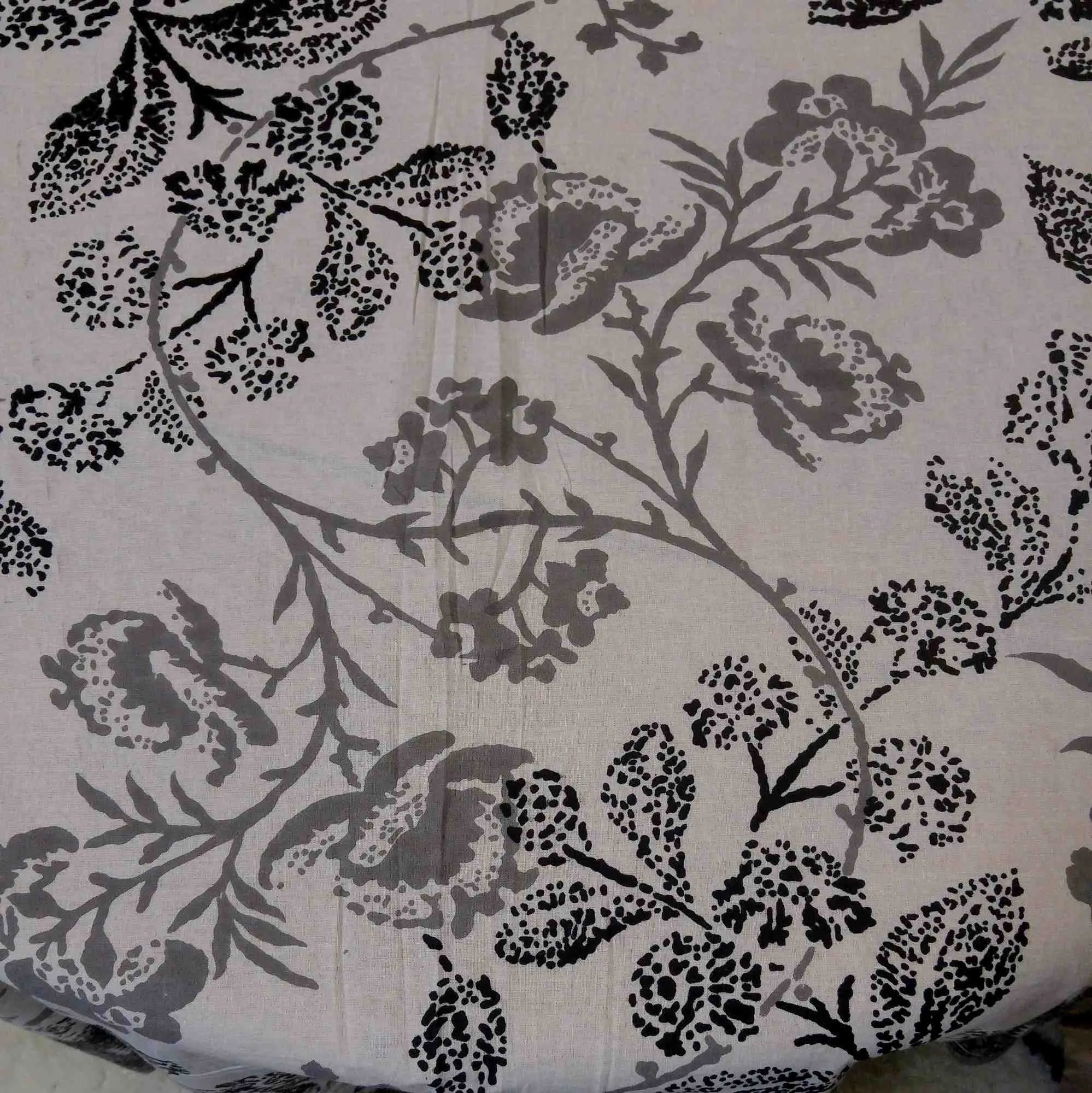 Cotton Elegant Floral Tablecloth Round Gray White