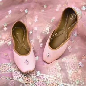 Elegance Pastel Peach Juttis