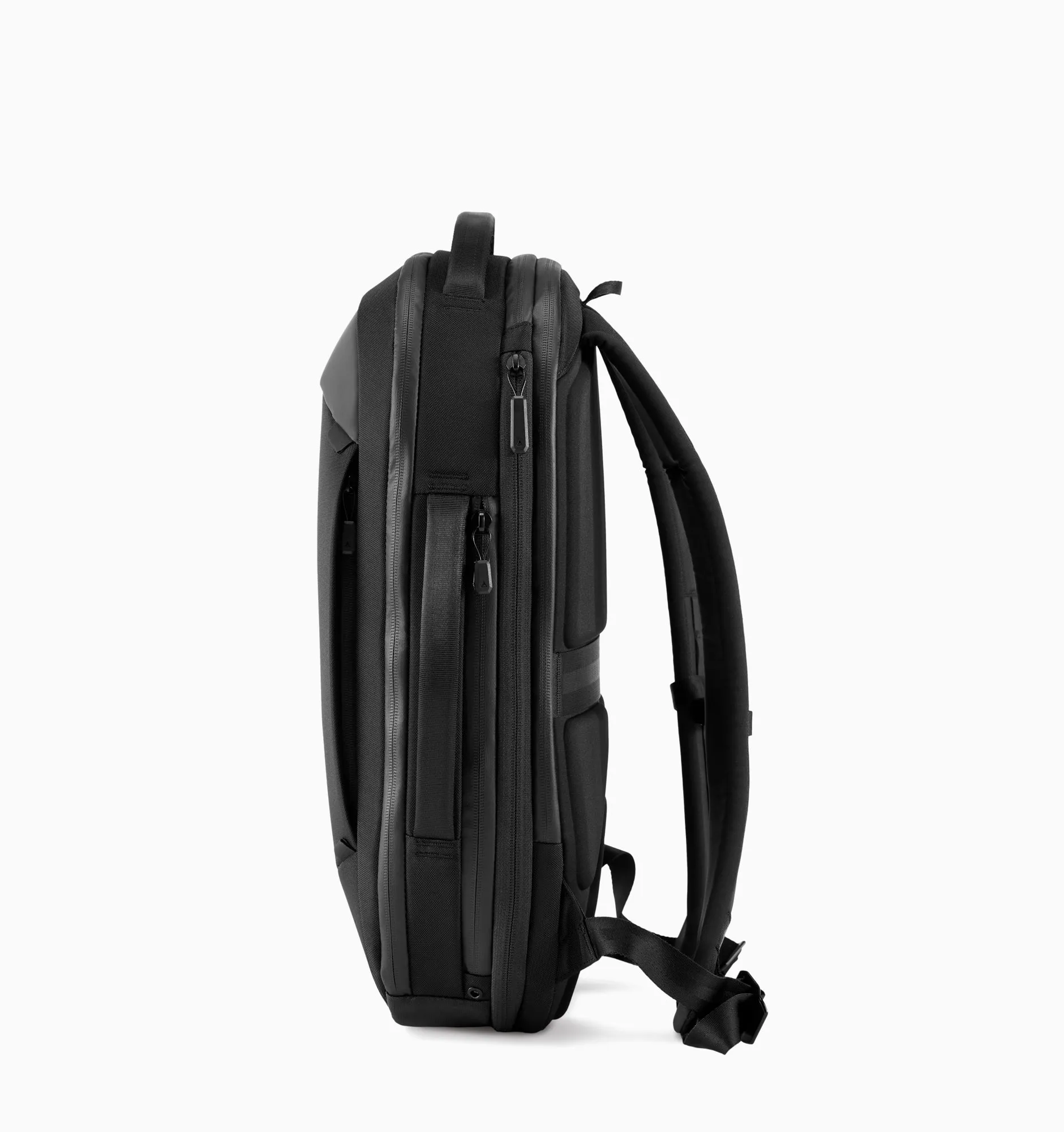 Nomatic Navigator Backpack